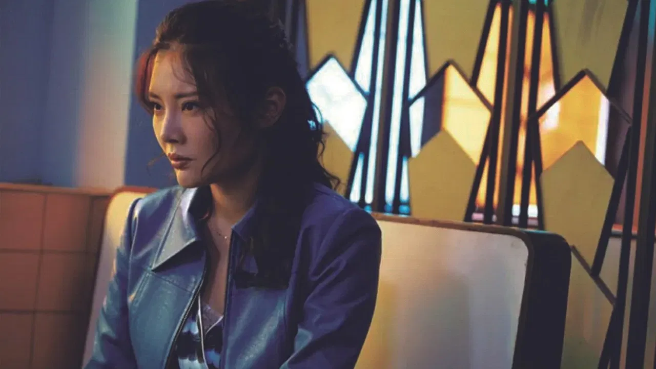 Queen of Triads backdrop