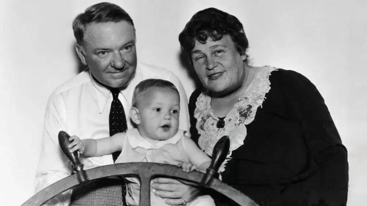 Tillie and Gus backdrop