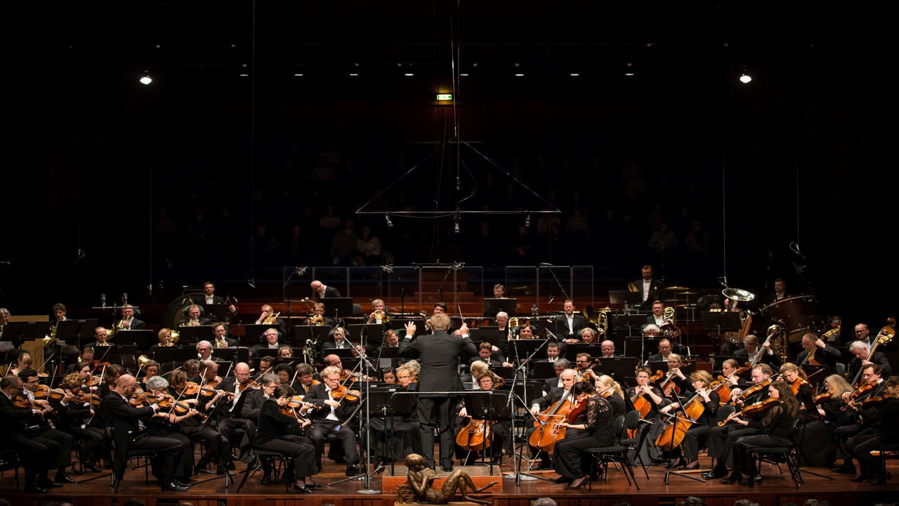Oslo Philharmonic Orchestra: Sibelius backdrop