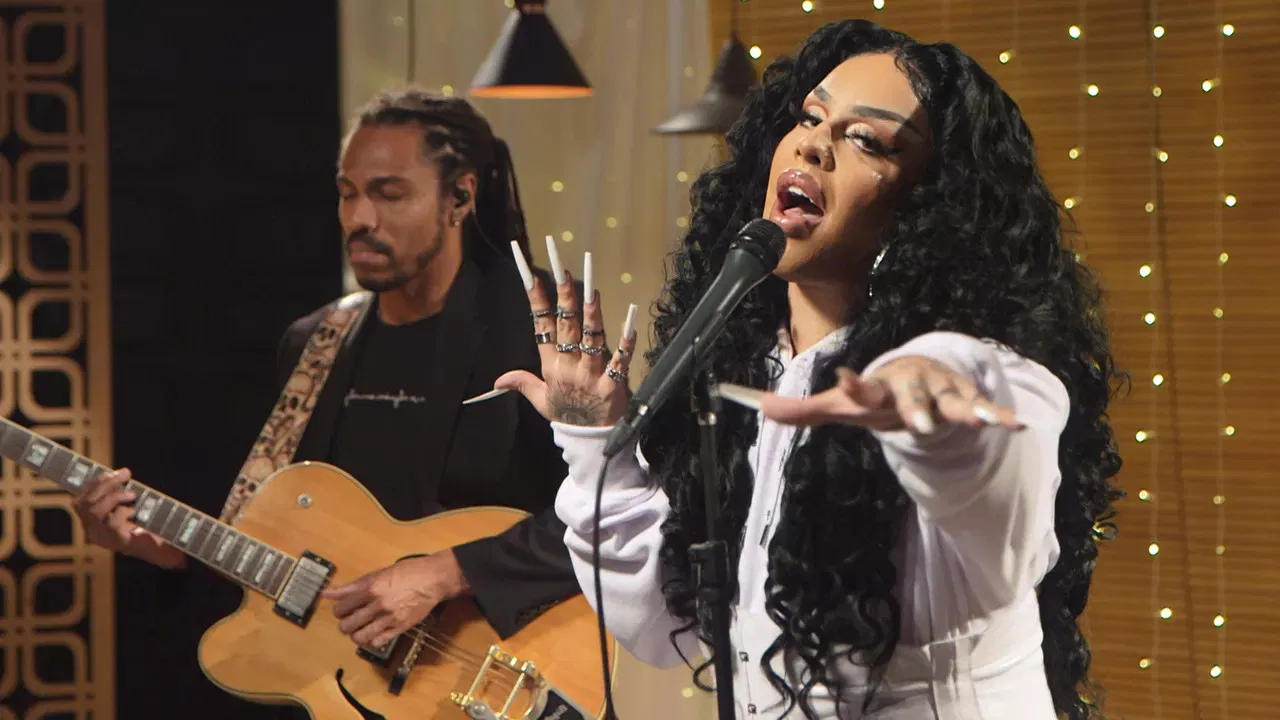 Depois Daquele Álbum backdrop