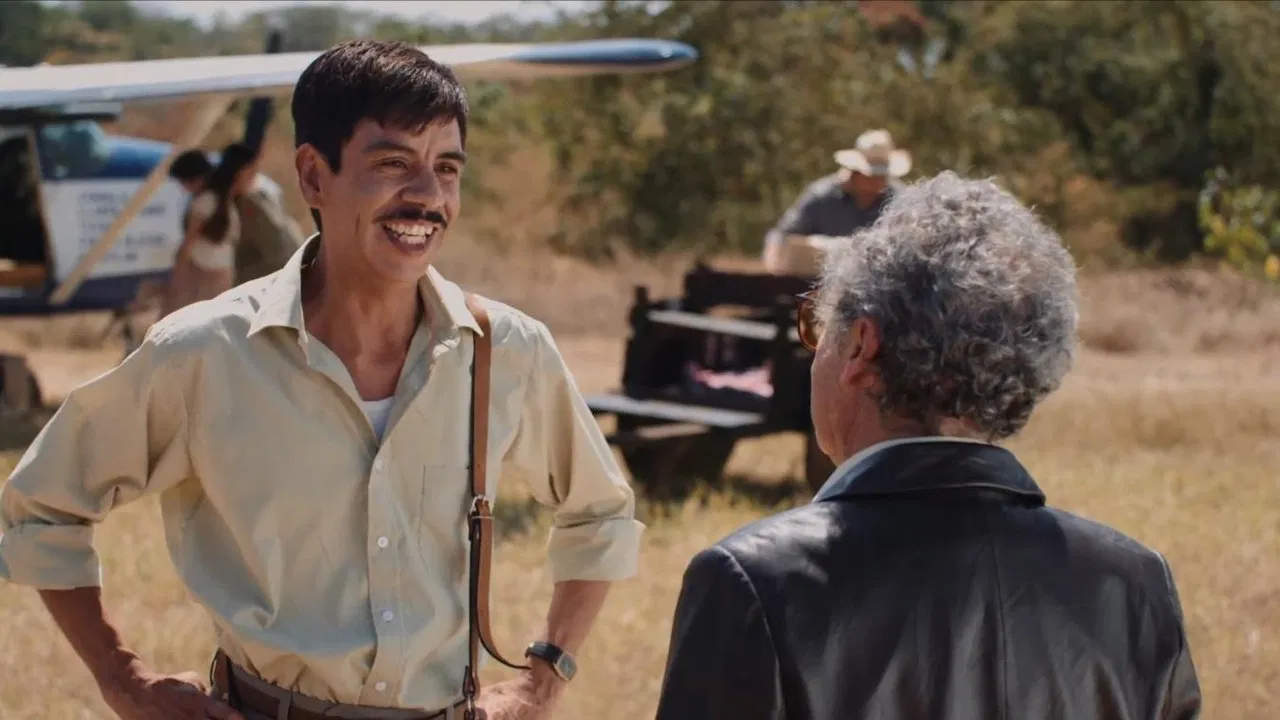 Un mexicano en la Luna backdrop