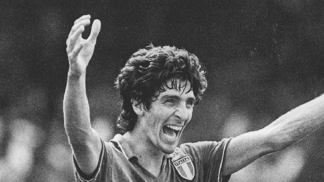 Paolo Rossi - L'uomo. Il campione. La leggenda backdrop