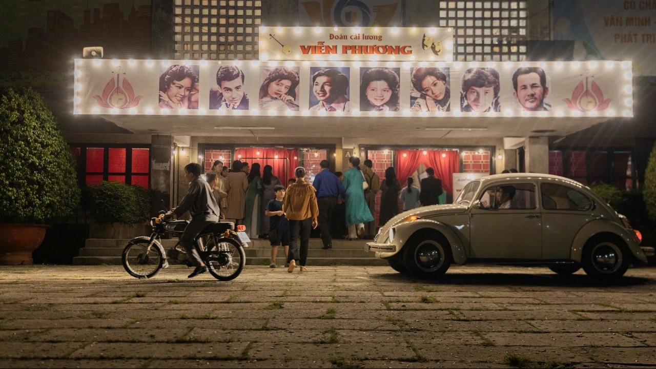 Sáng Đèn backdrop