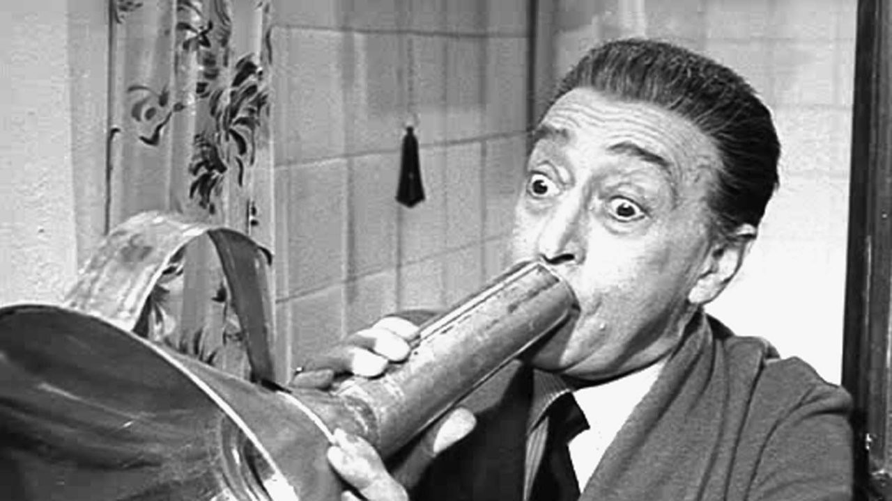 Gli onorevoli backdrop