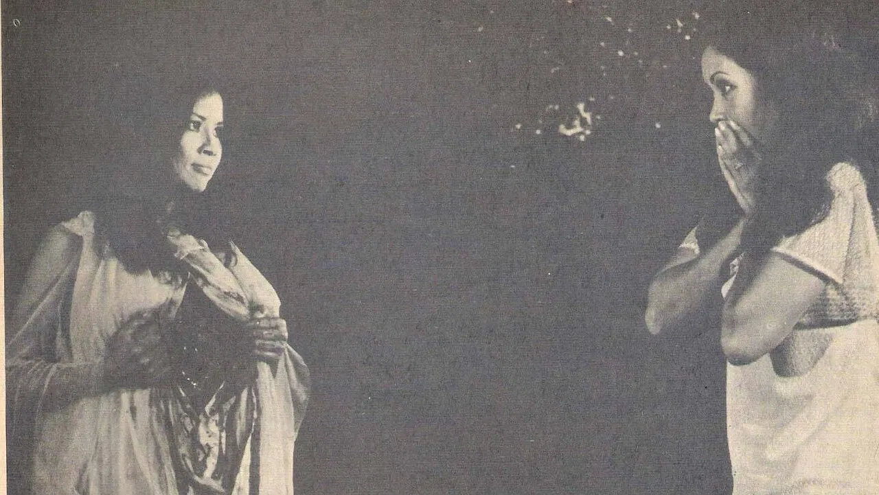 Kung Takhian backdrop