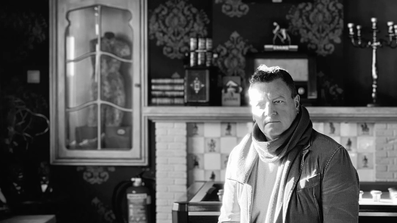 Zoon van een Moordenaar backdrop