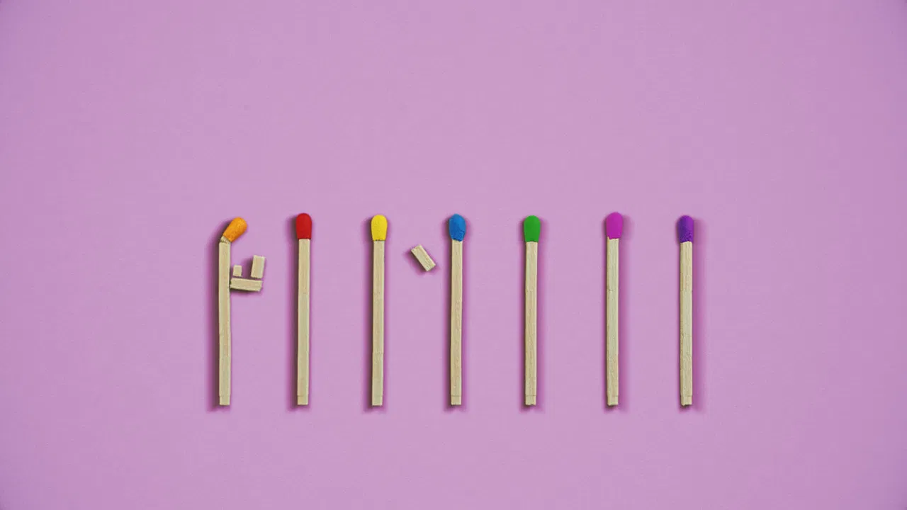 SHORTS FROM THE BOX / Modern Times backdrop