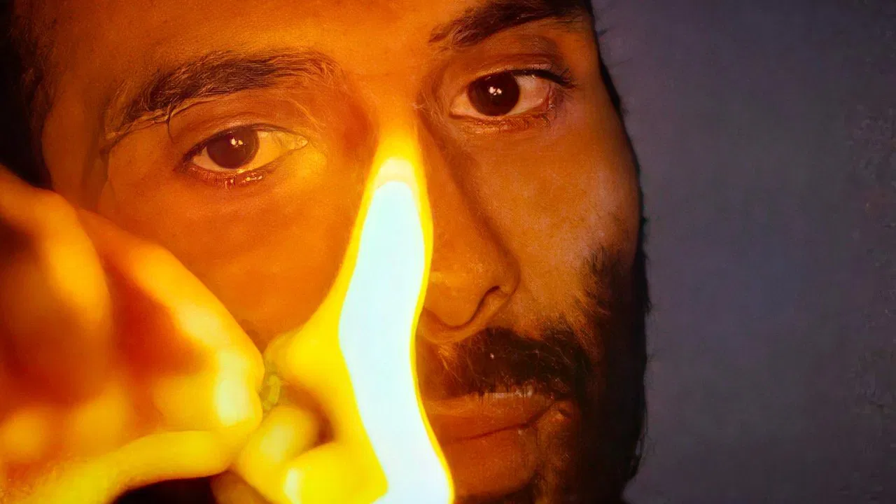 Mustapha El Atrassi - La Vie Est Folle backdrop