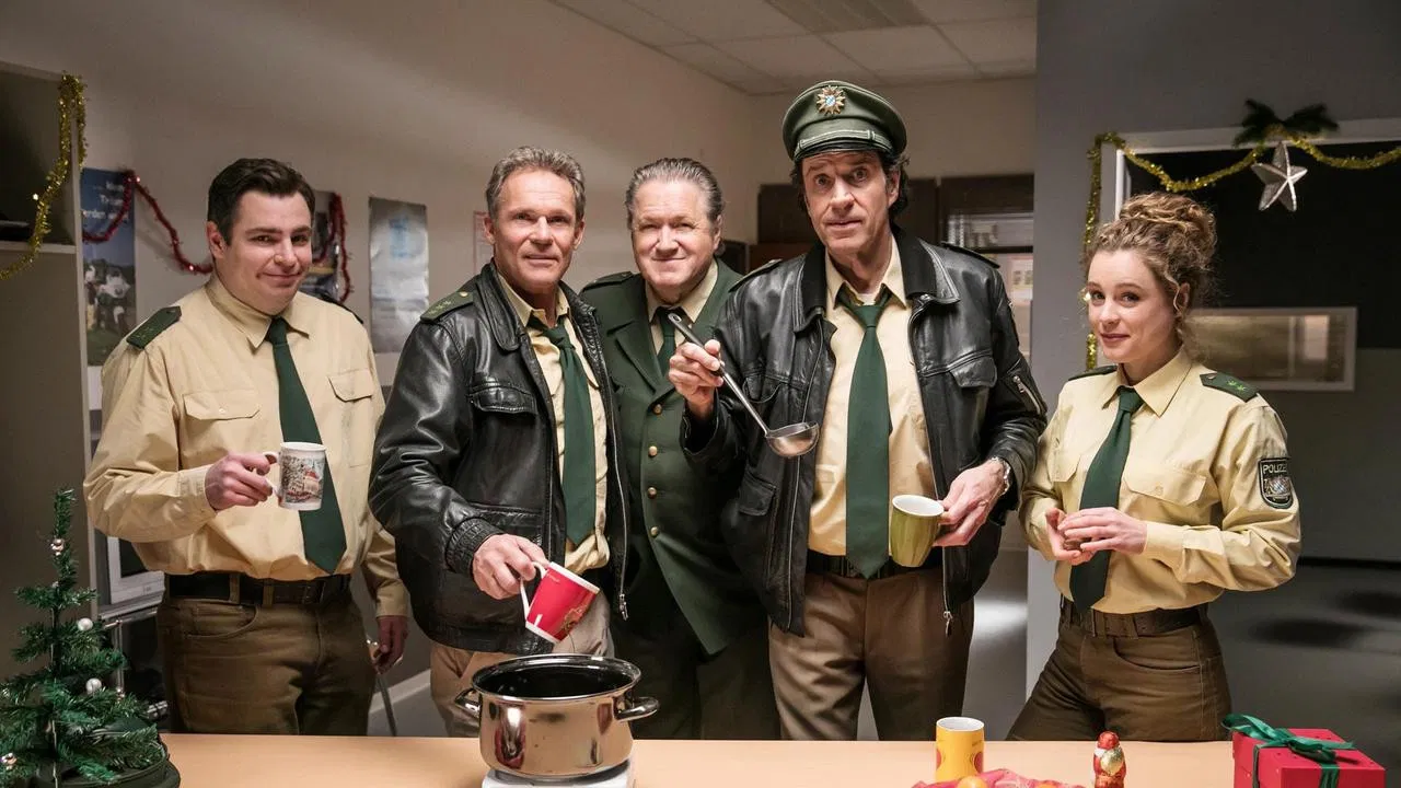 Hubert und Staller – Eine schöne Bescherung backdrop