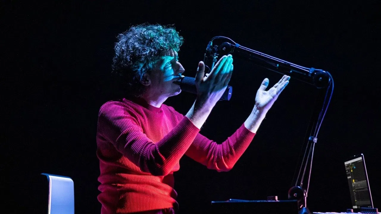 Merijn Scholten: Team Solo backdrop