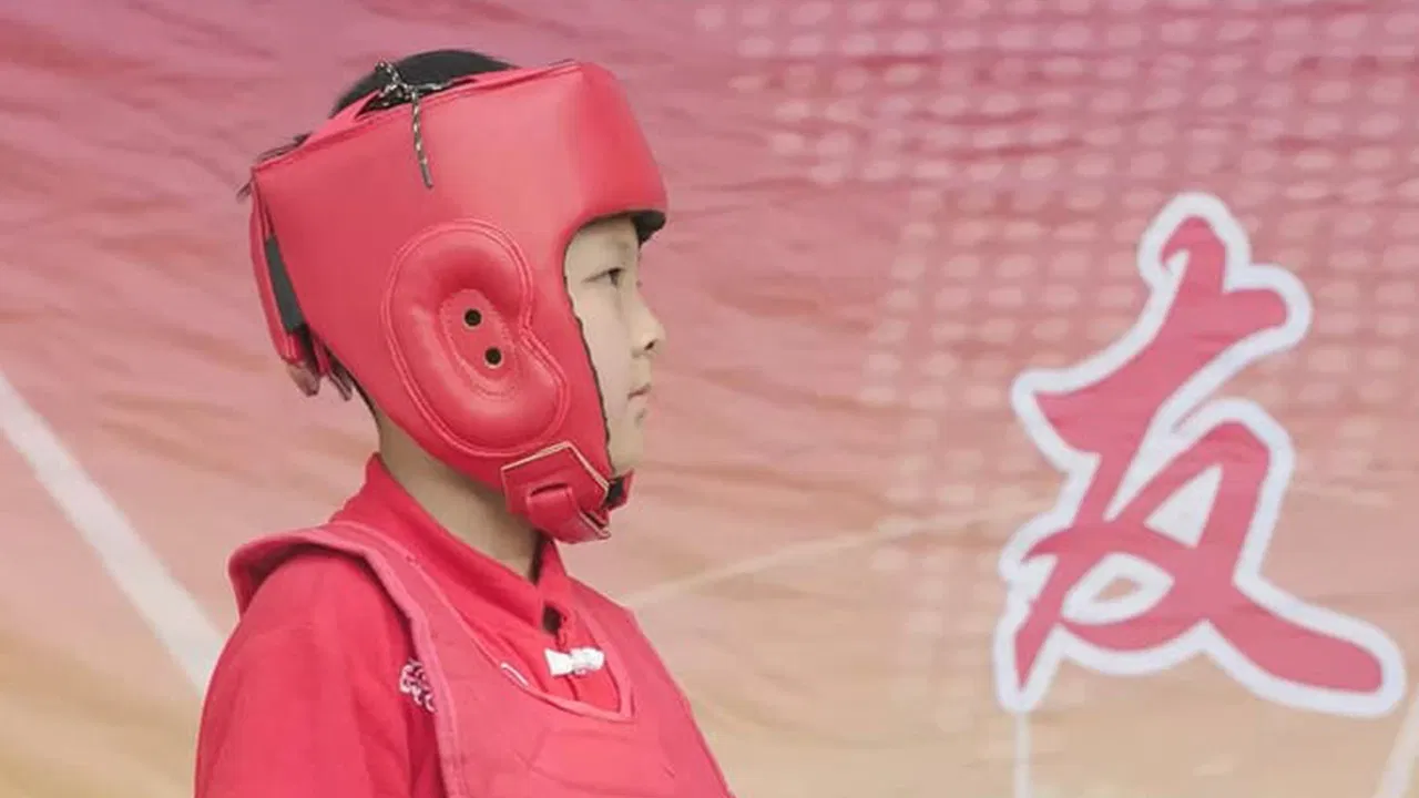 Don't Touch My Dream backdrop