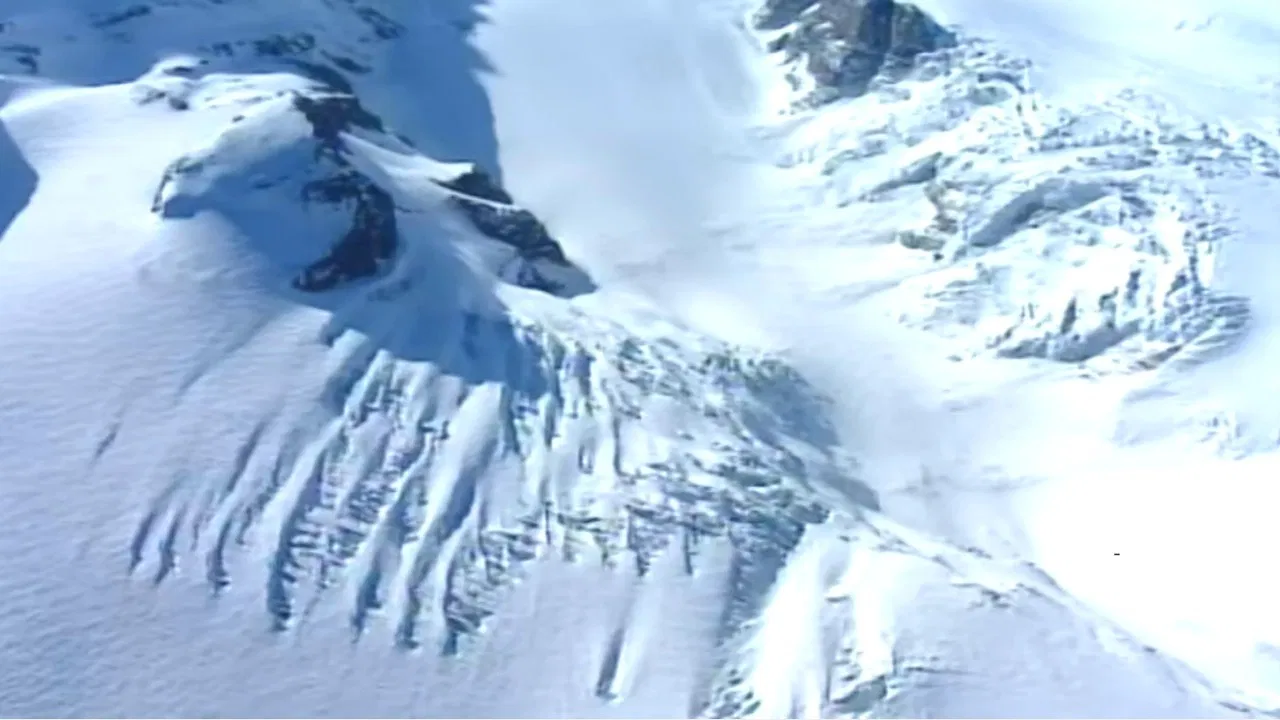 Glockner - The black Mountain backdrop