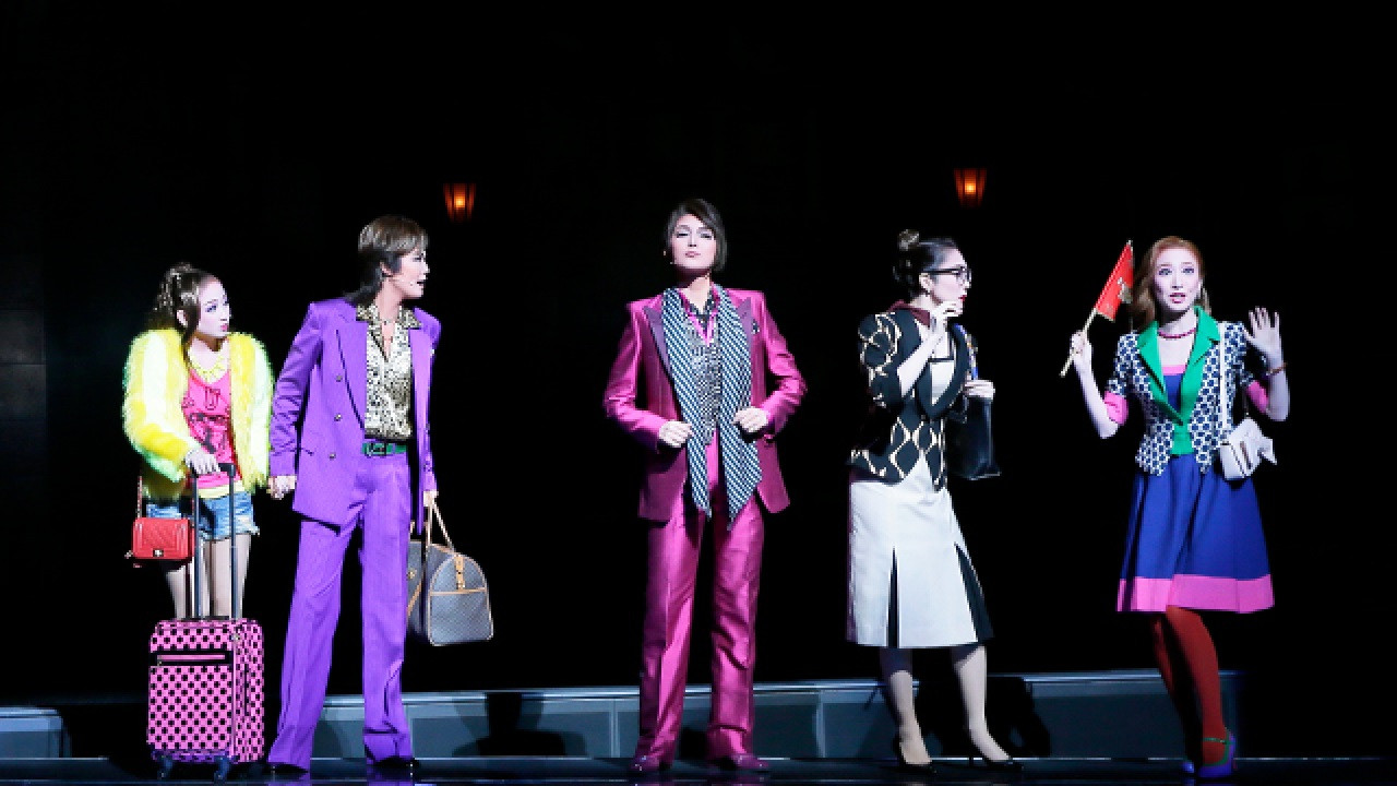 Chateau de la Reine / Viva! Festa! backdrop