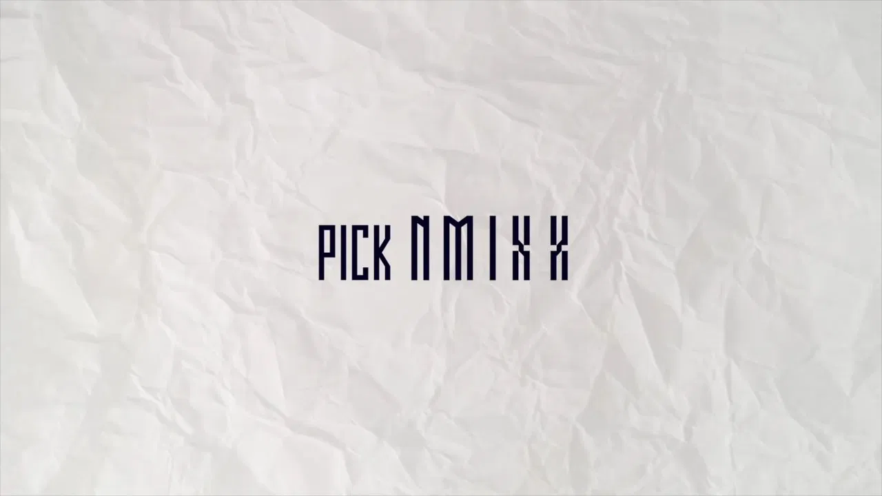 PICK NMIXX backdrop