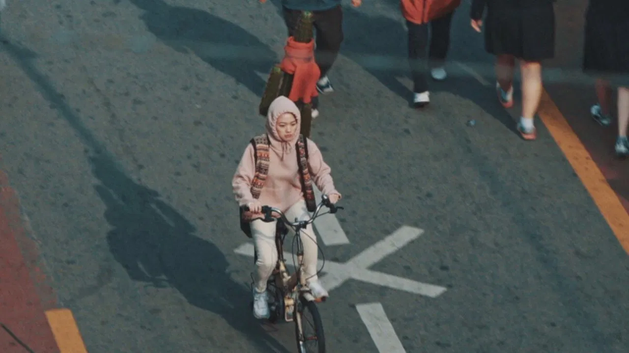 Girls on Top backdrop