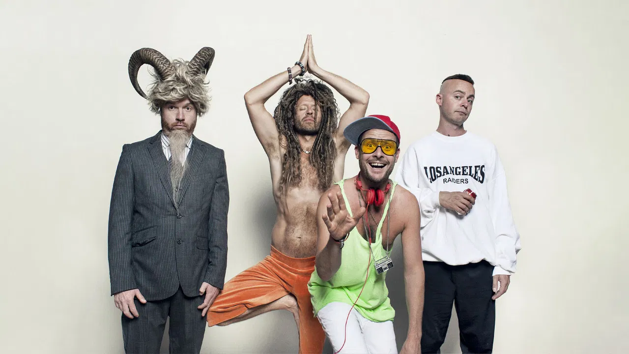 Aggressiv Amager backdrop