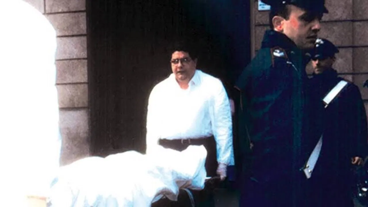 Fashion Victim: The Last of the Guccis backdrop