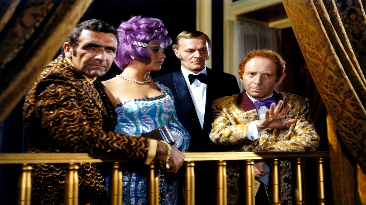 Seven Tons of Dollar backdrop