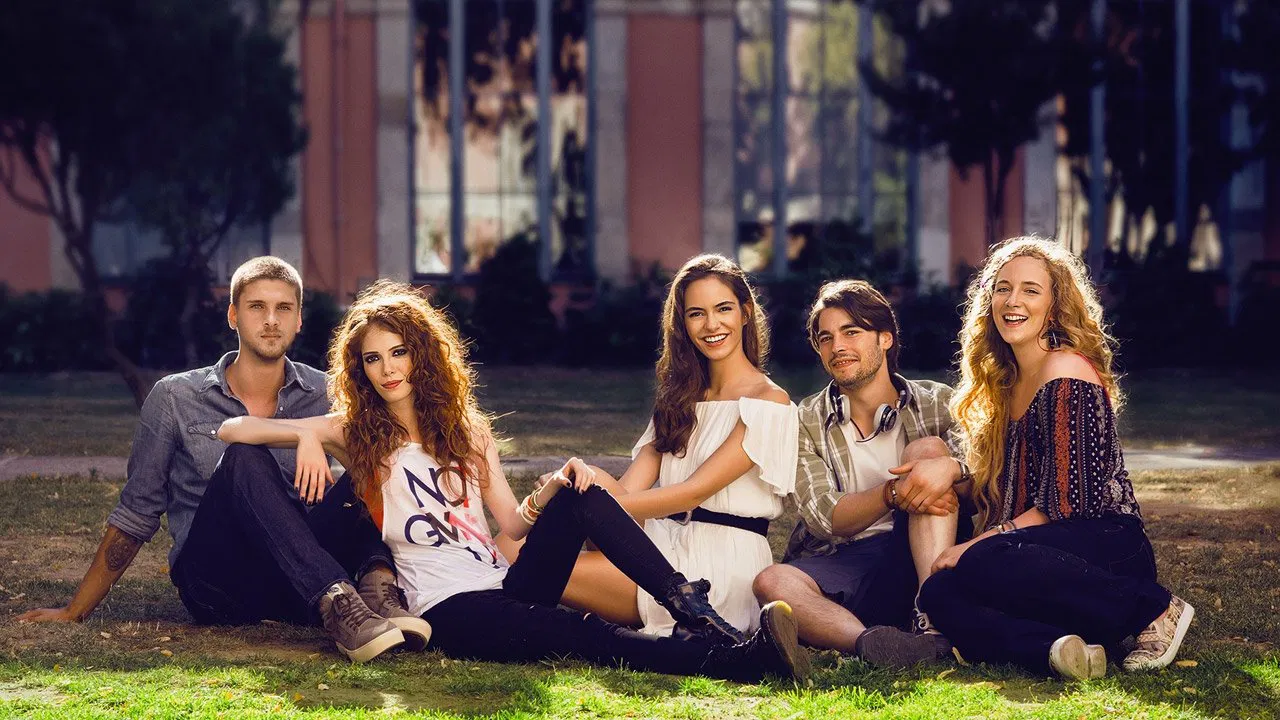 Arkadaşlar İyidir backdrop