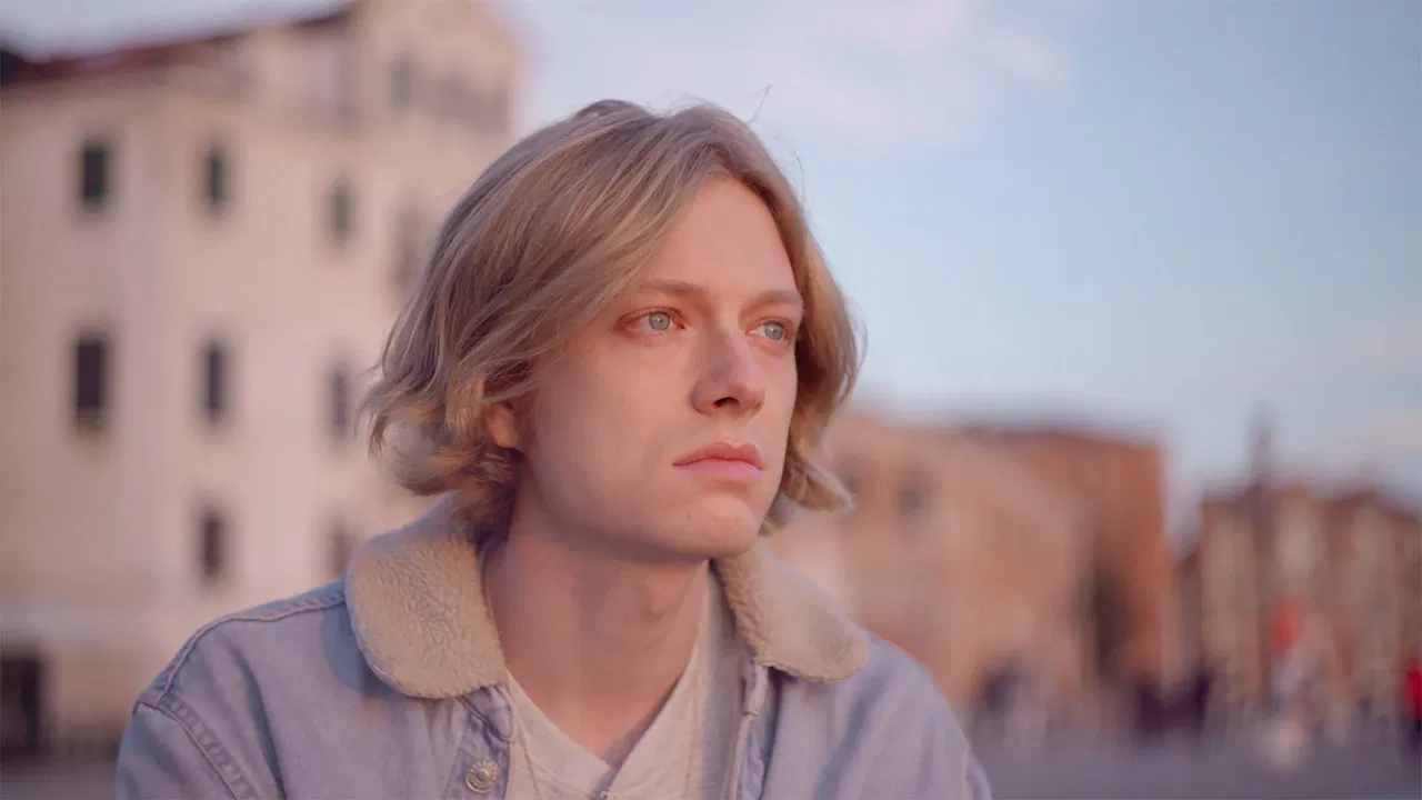 Alone in Venice backdrop