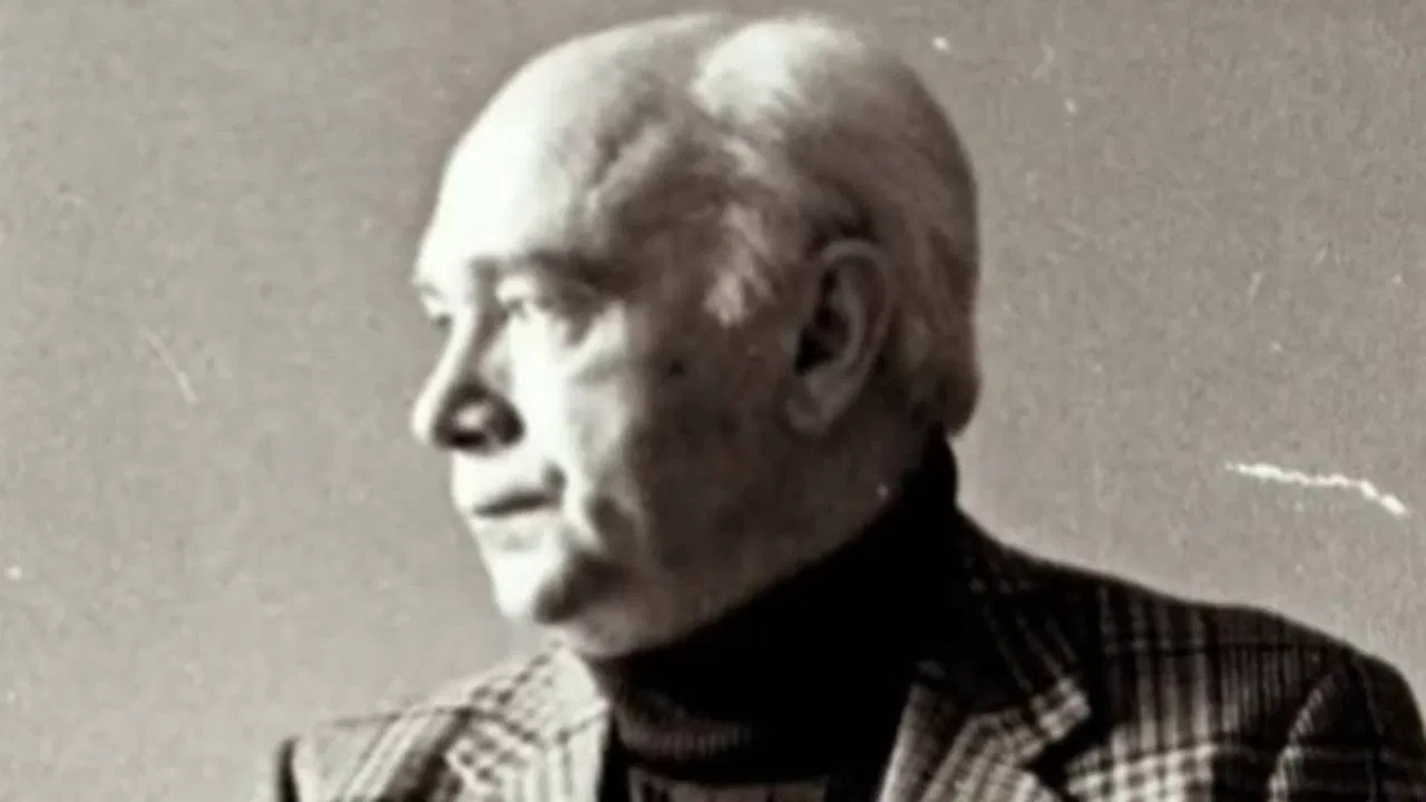 Director Alexander Dunaev. On the Proposed Circumstances of the Soviet Theater backdrop