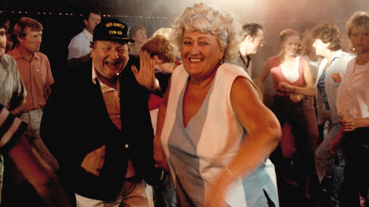 Deilig er fjorden backdrop