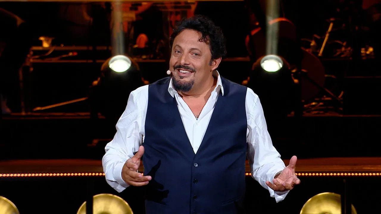 Enrico Brignano Parte Prima backdrop