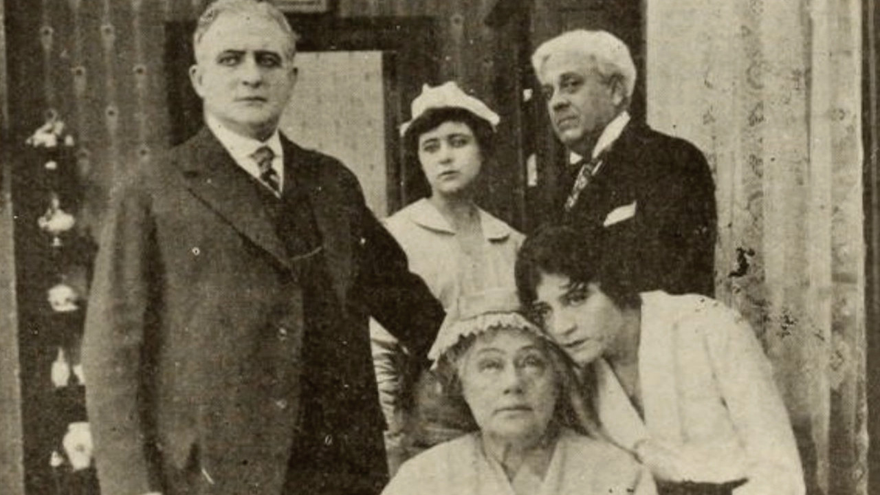 The Faded Flower backdrop