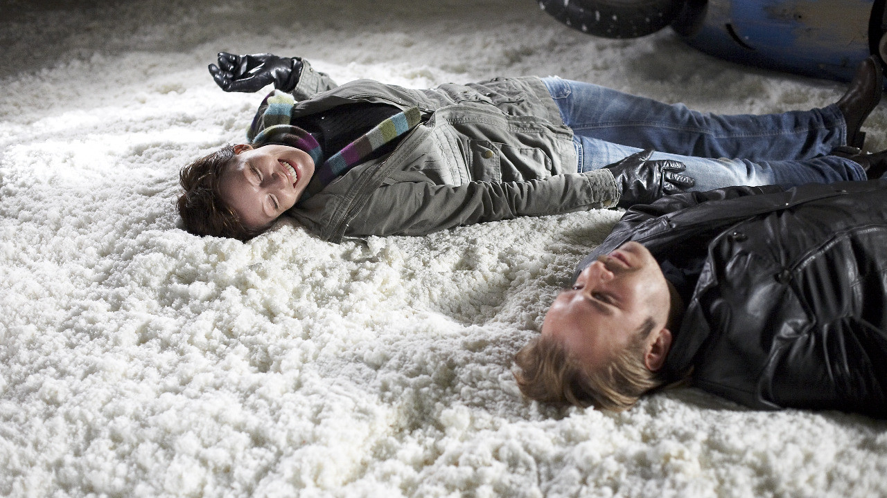 Free to Leave backdrop