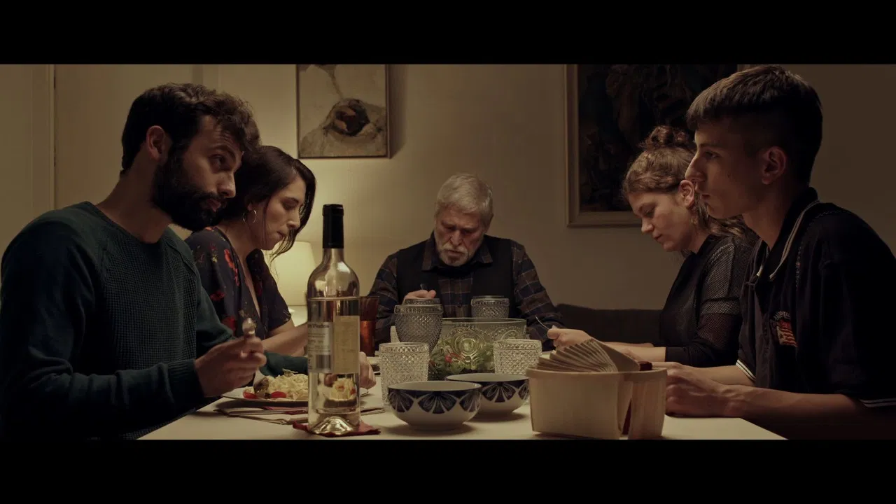 Sopar d’una nit d’octubre backdrop