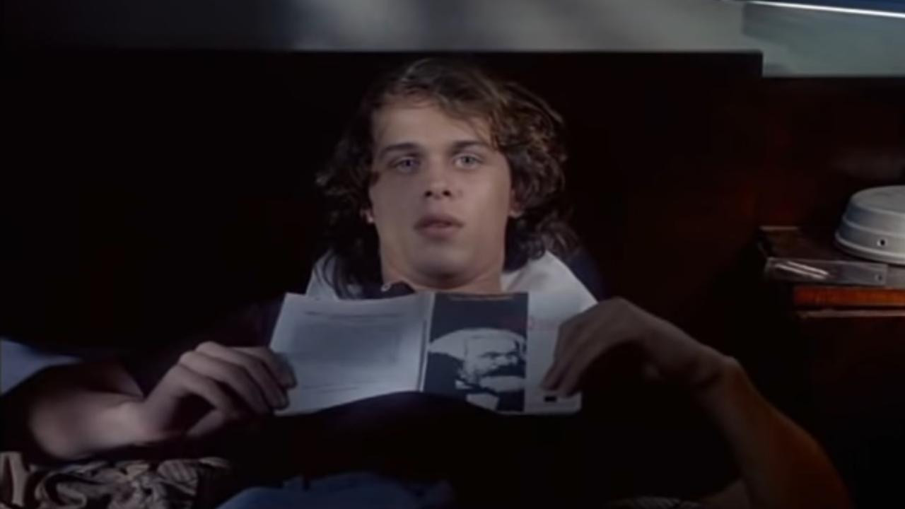 Dedé Mamata backdrop