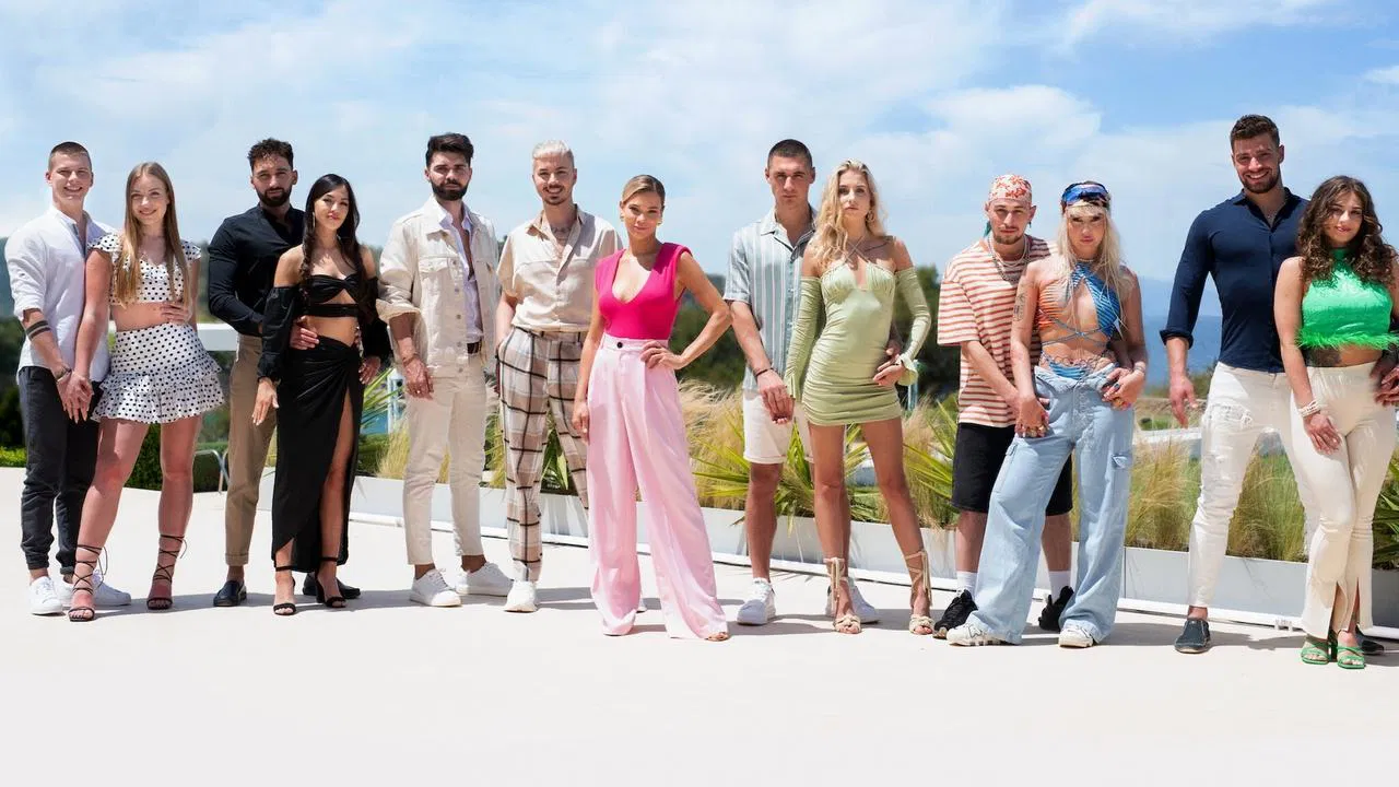 Love Never Lies: Poland backdrop