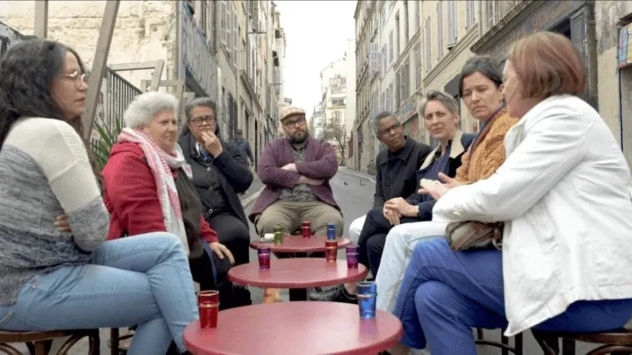 La dent creuse backdrop