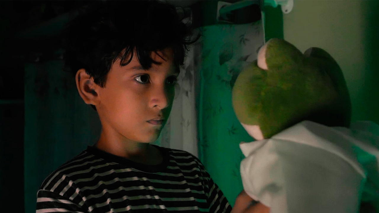 Luiz Miguel against the Swamp Monster: In search of the bathroom at the end of the corridor backdrop