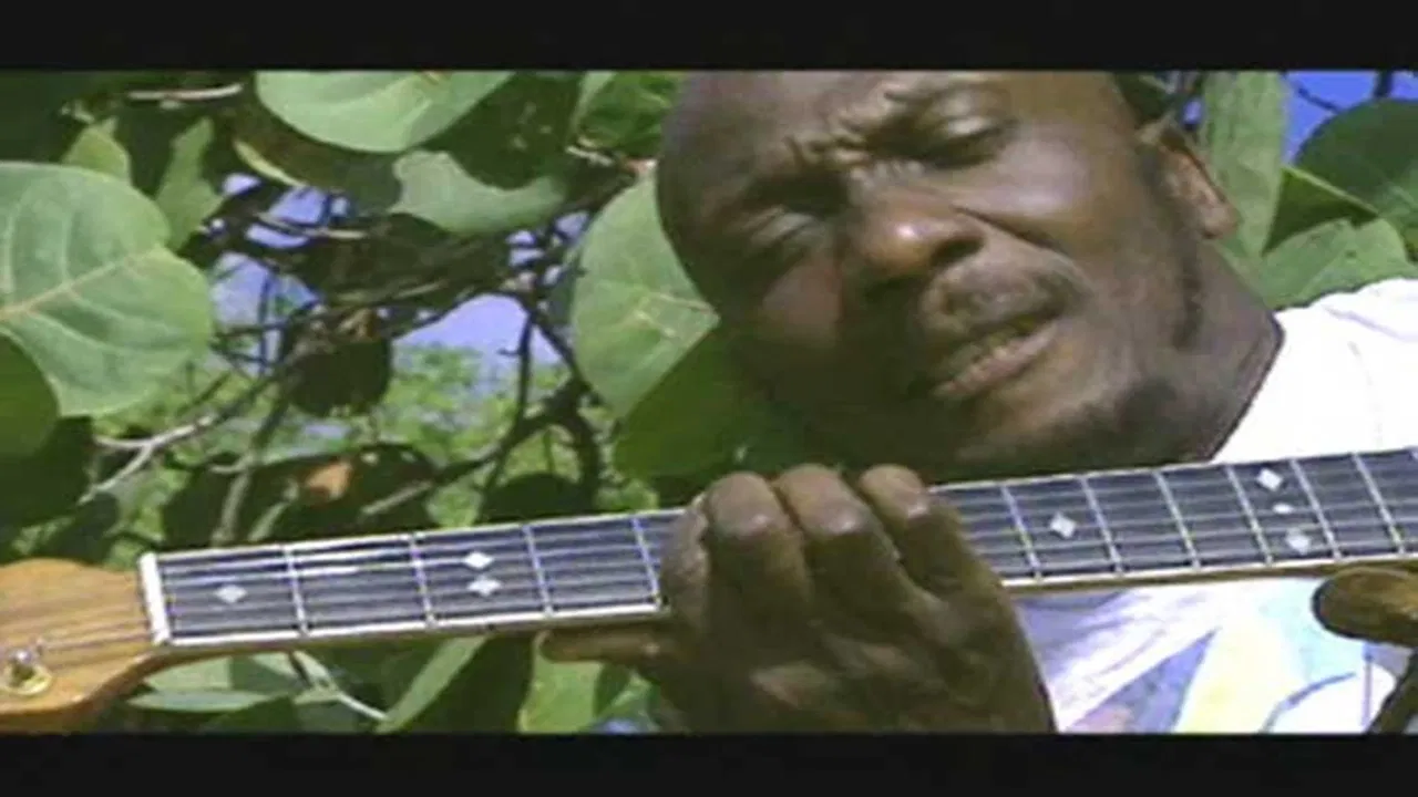 Jimmy Cliff - Moving On backdrop