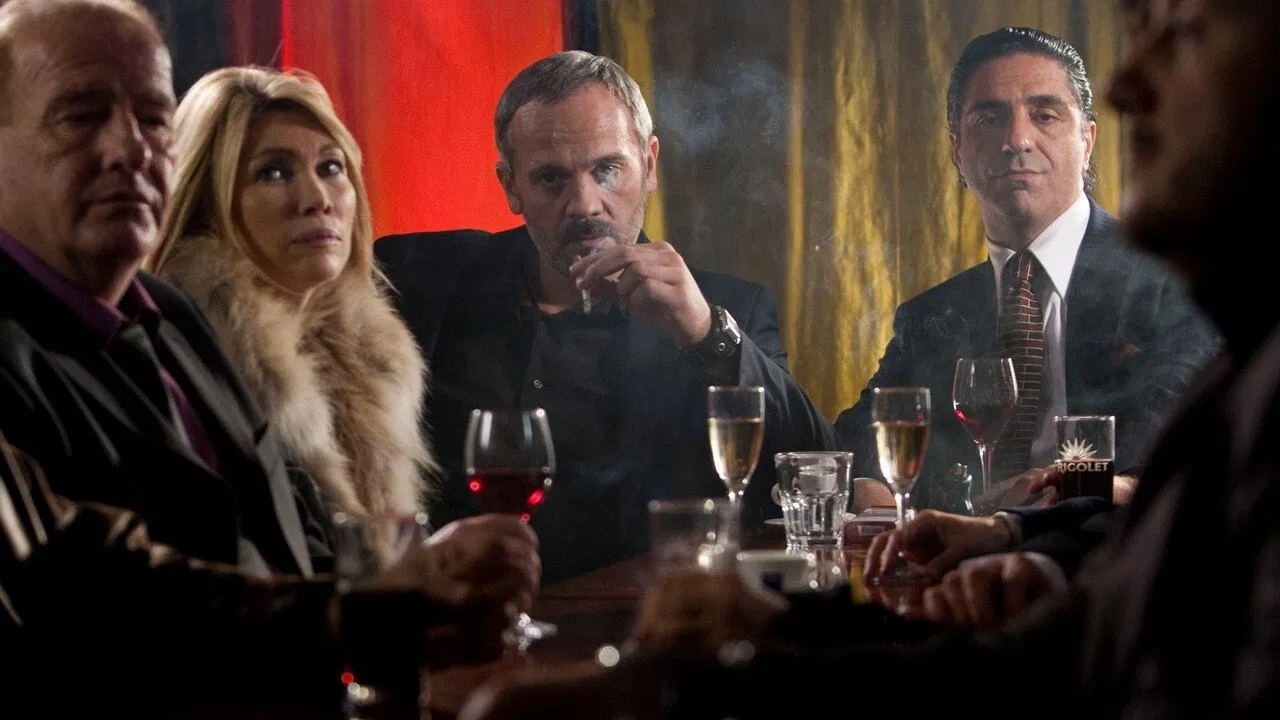 Pigalle, la nuit backdrop