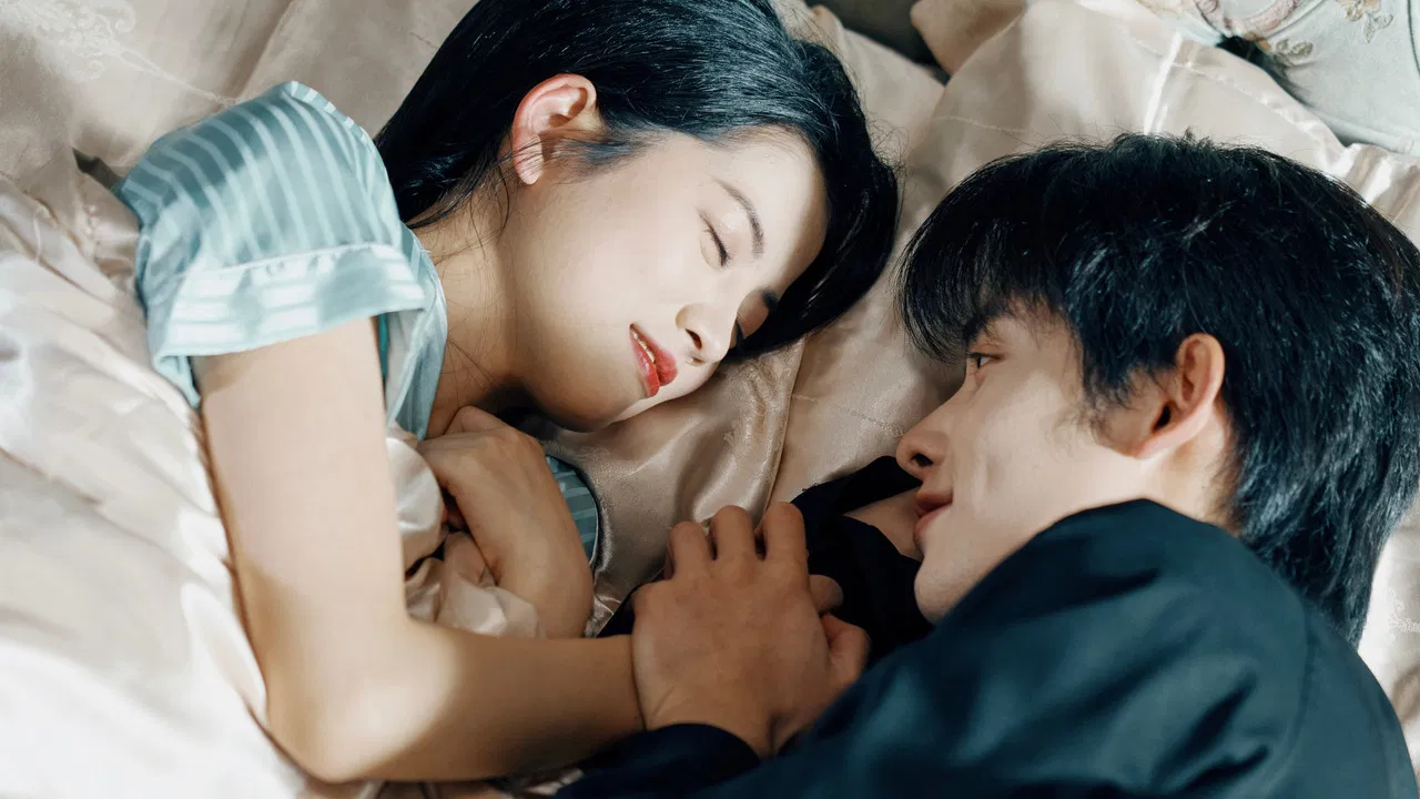 Rise to the Bait backdrop