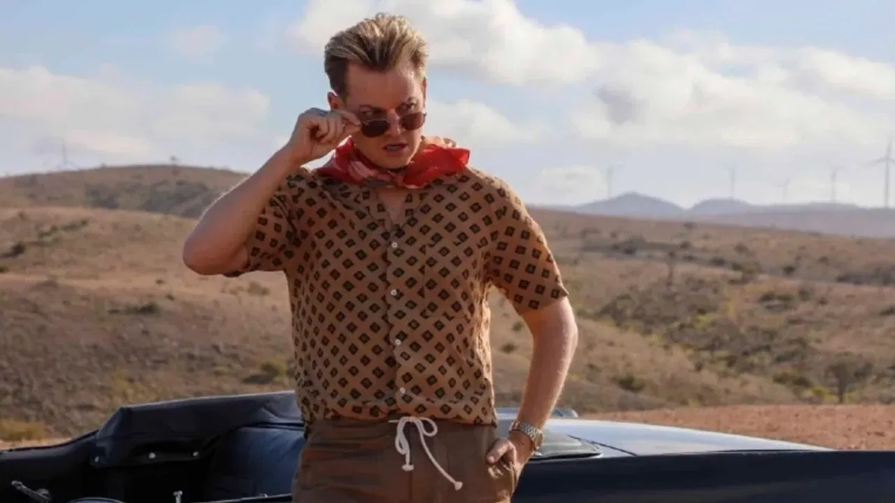 Joel Creasey: Queen of the Outback backdrop