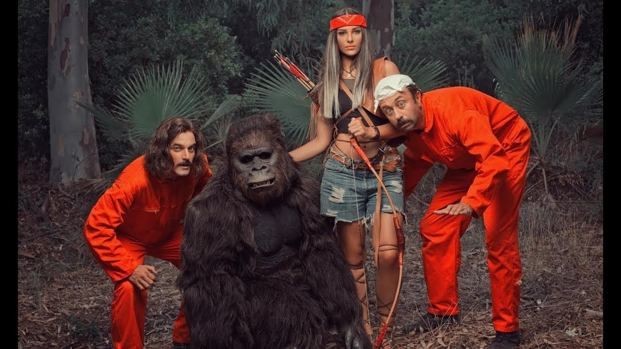 Sen Sag Ben Selamet backdrop