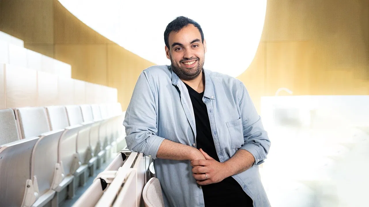 Andermans Zaken backdrop