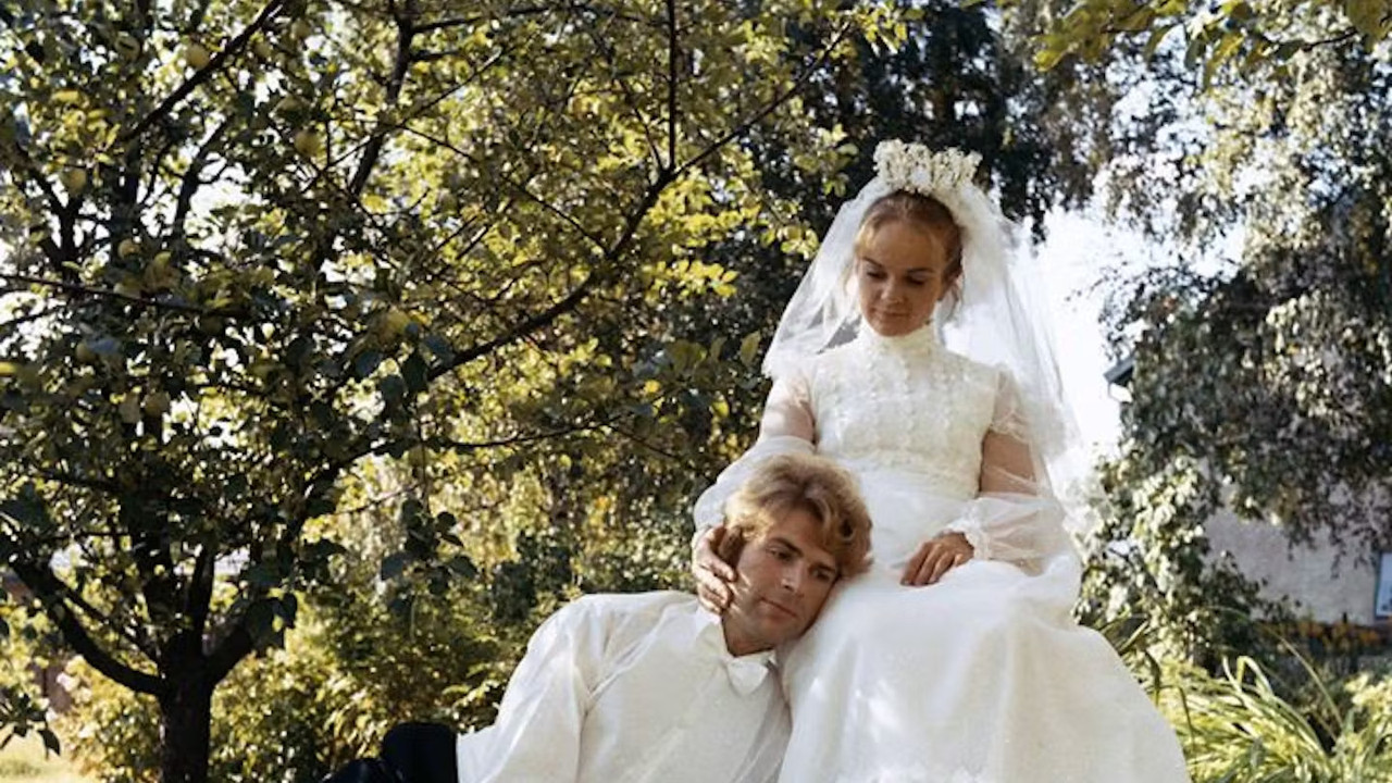 Marikens bryllup backdrop