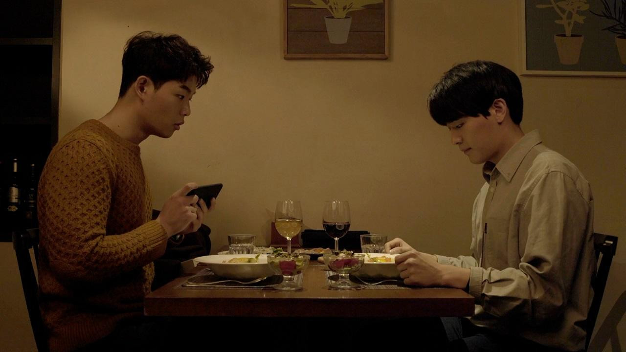 Table Manner backdrop