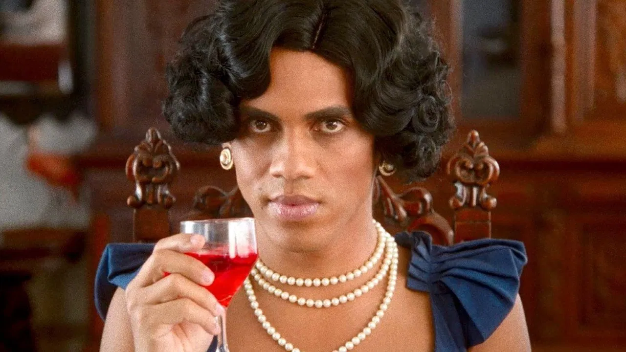 House of Izabel backdrop