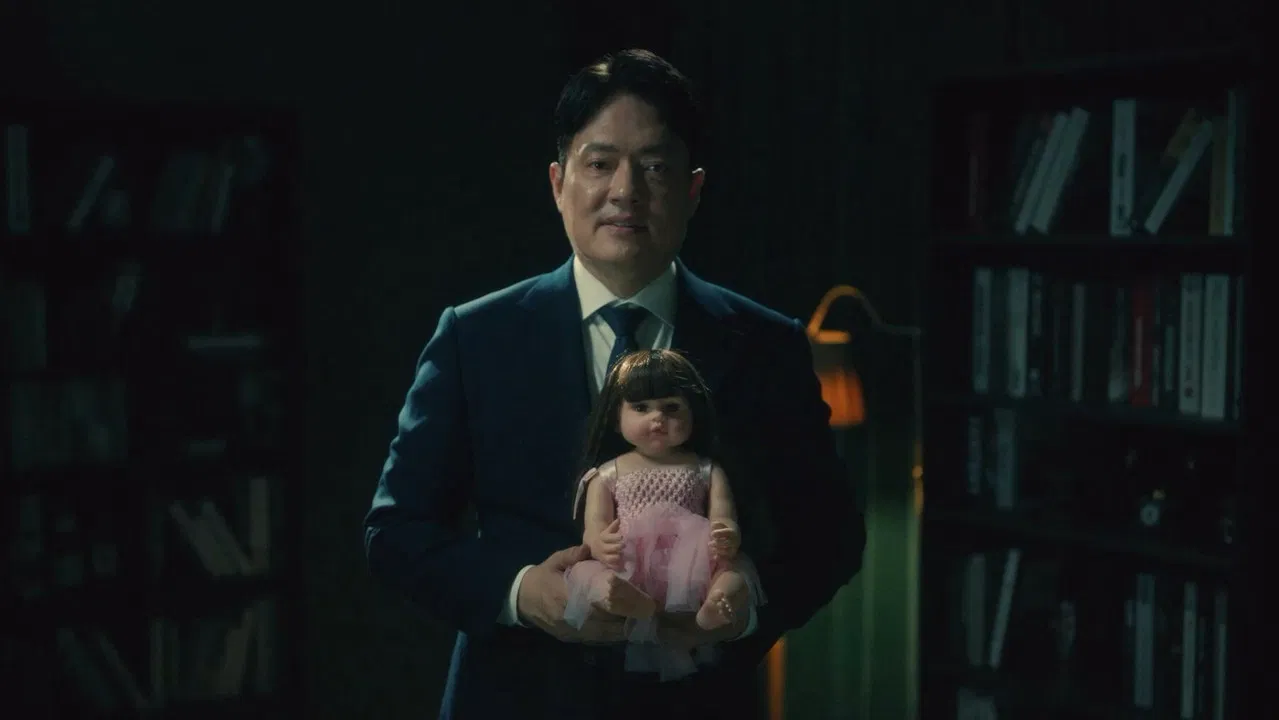 How to make a scary story? backdrop