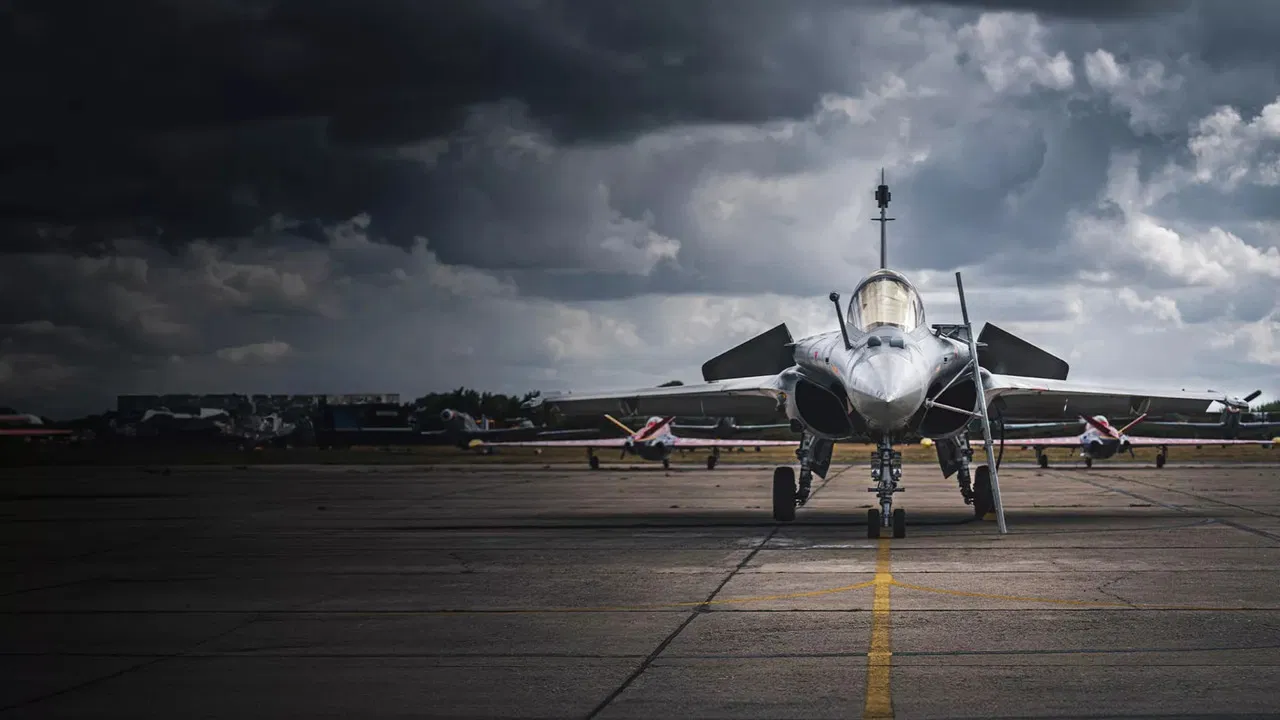 Rafale : Les Secrets de l'avion star de l'armée backdrop