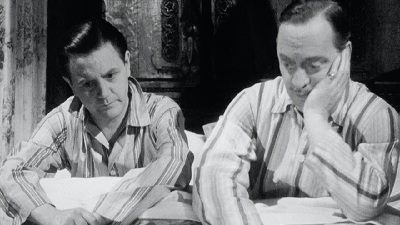 Crook's Tour backdrop