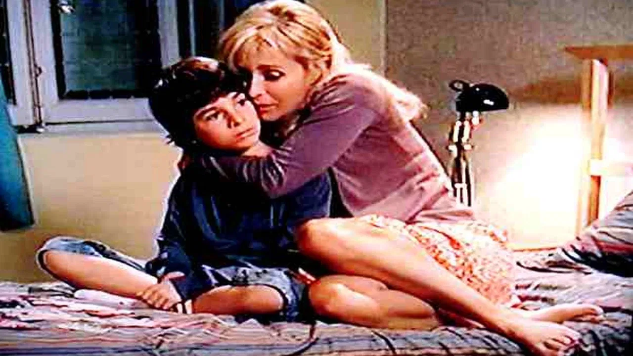 Comme un jeu d'enfants backdrop