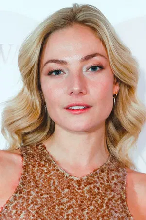 Clara Paget photo