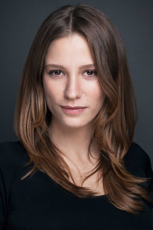 Serenay Sarıkaya photo