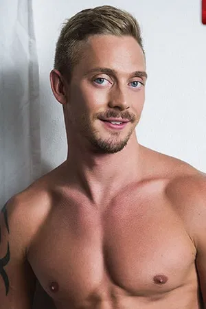 Michael Lachlan photo